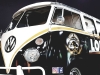  Maxence Thevenard arpente les routes de Côte d’Or au volant de son Combi VW noir et blanc aménagé en Bière truck