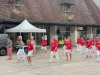 Place de la Halle à Beaune, danses et musique pour la Fête de l'été