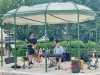 Humeur badine à la Fête de la Musique, place Carnot à Beaune