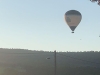 Rendez-vous insolite entre le soleil et une montgolfière