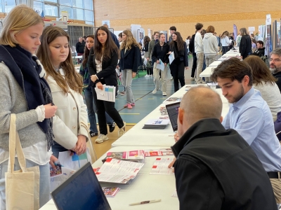 Beaune - 500 élèves du lycée Marey explorent leur avenir lors de la 2e Journée des Formations Postbac