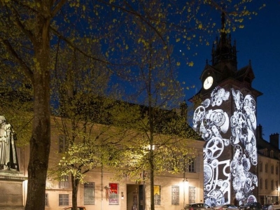 BEAUNE - Découvrez le beffroi à la tombée de la nuit !  