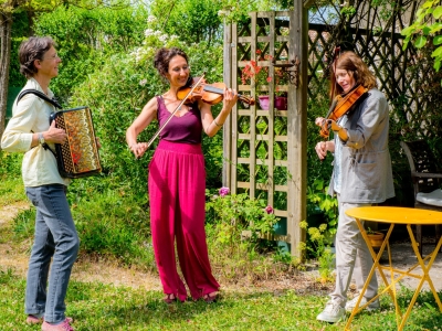 Festival Artistes sur Cour de Beaune – Représentation d’Elena, chanteuse soprano, et le trio Volubilis ce jeudi 24 août à 19 h 15 