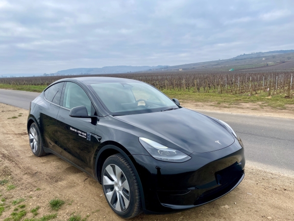 J’ai testé l’essai libre - Conduire une Tesla sans vendeur, c’est possible à Beaune !  