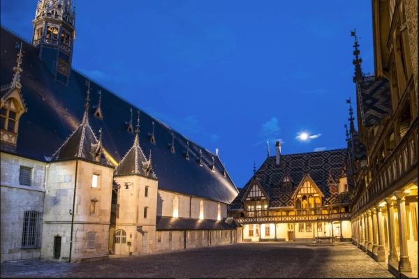 Beaune – Nuit étoilée à l'Hôtel-Dieu vendredi 23 août de 21 h à 23 h 30