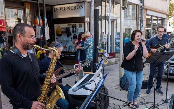 Jazz O'Verre : la fête bat son plein dans les rues de Beaune ce samedi