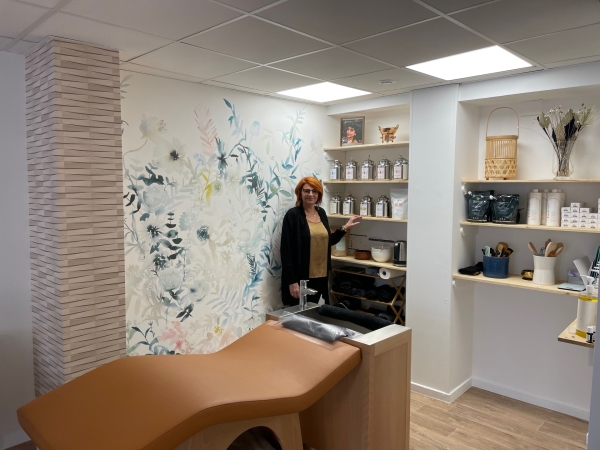 Beaune - Cheveux sains et éclatants avec la coloration végétale proposée au salon Aude M. Coiffure Création