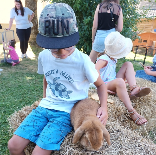 Chorey-les-Beaune - Rencontre inoubliable avec les animaux de M. Lapin à la Fête de l'été 