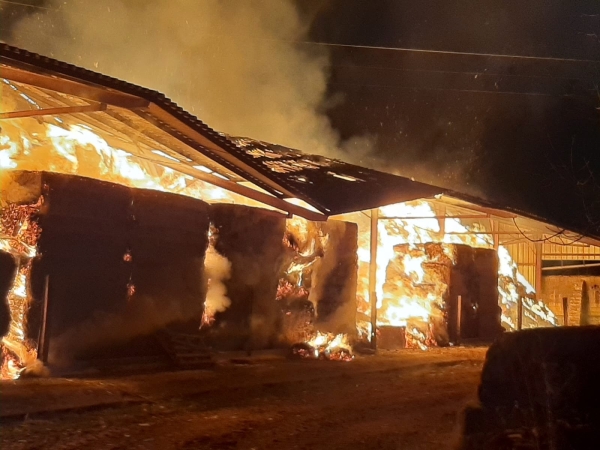 SDIS 21 - Intervention en cours à Beaulieu pour un feu dans un hangar agricole