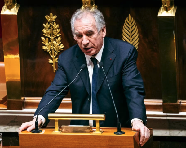 L'Assemblée nationale adopte le budget de l'Etat après le rejet d'une première motion de censure visant le gouvernement de François Bayrou