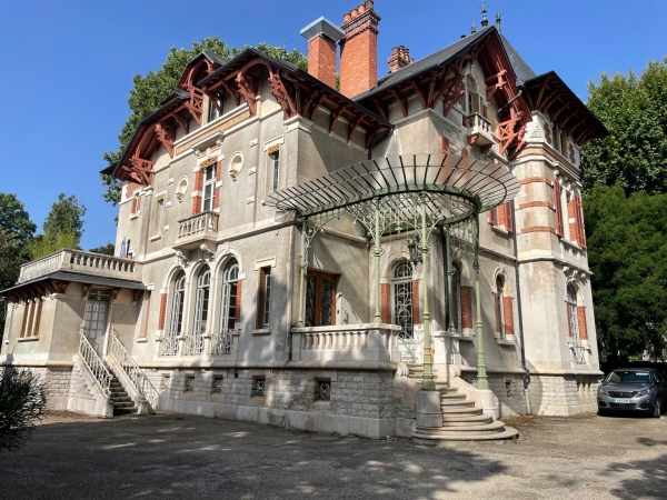 Le Chalet Saint-Paul, un bâtiment Art Nouveau en plein cœur de Beaune