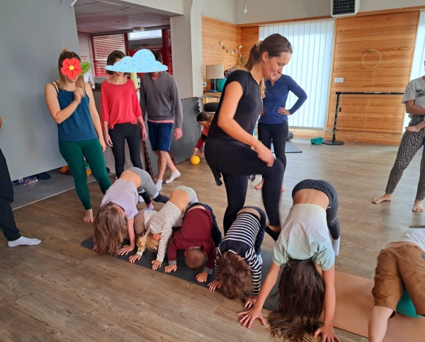 Beaune - Épanouissement des enfants par le yoga : Justine Bouley répand la sérénité cet été