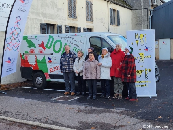 Secours Populaire Beaune - Tour de France de la caravane des Pères Noël verts 2023 avec étape locale