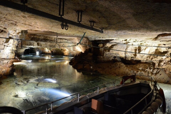 Côte d’Or. Parcourez ces grottes à pied et en barque, il y fait 12° toute l'année !