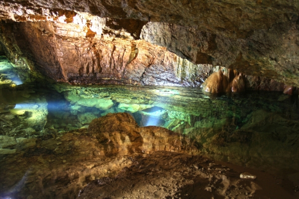 Université de Bourgogne - Les Grottes de Bèze vont être numérisées en 3D !