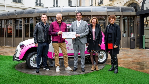 Dijon - La Cloche remet sa plus importante collecte à la Deuche rose