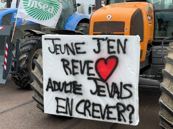 Colère des agriculteurs : la FNSEA appelle à de nouvelles mobilisations "partout en France" les 9 et 10 décembre