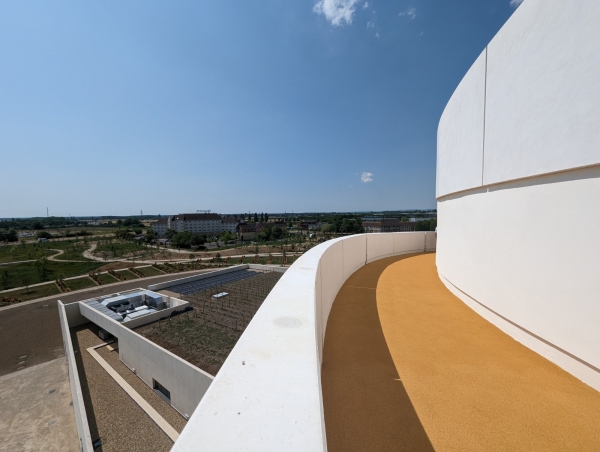 CITE DES CLIMATS DE BEAUNE - A peine inaugurée et déjà un flot de récompenses pour son architecture 